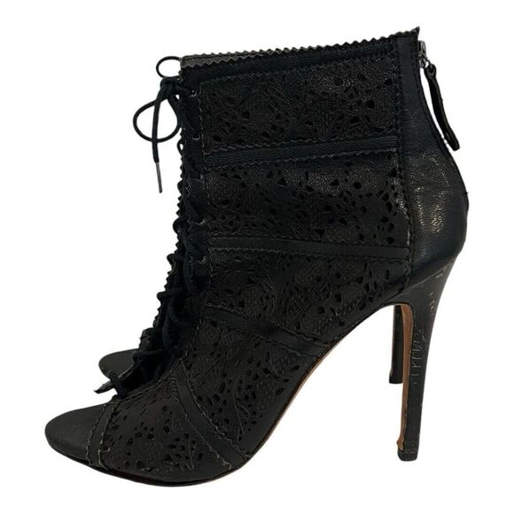 Alice + Olivia Womens Size 39 US 9 Gale Leather Laser Cut Lace up Booties - Picture 3 of 6